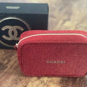 CHANEL 2020 Holiday Makeup/Crossbody Bag